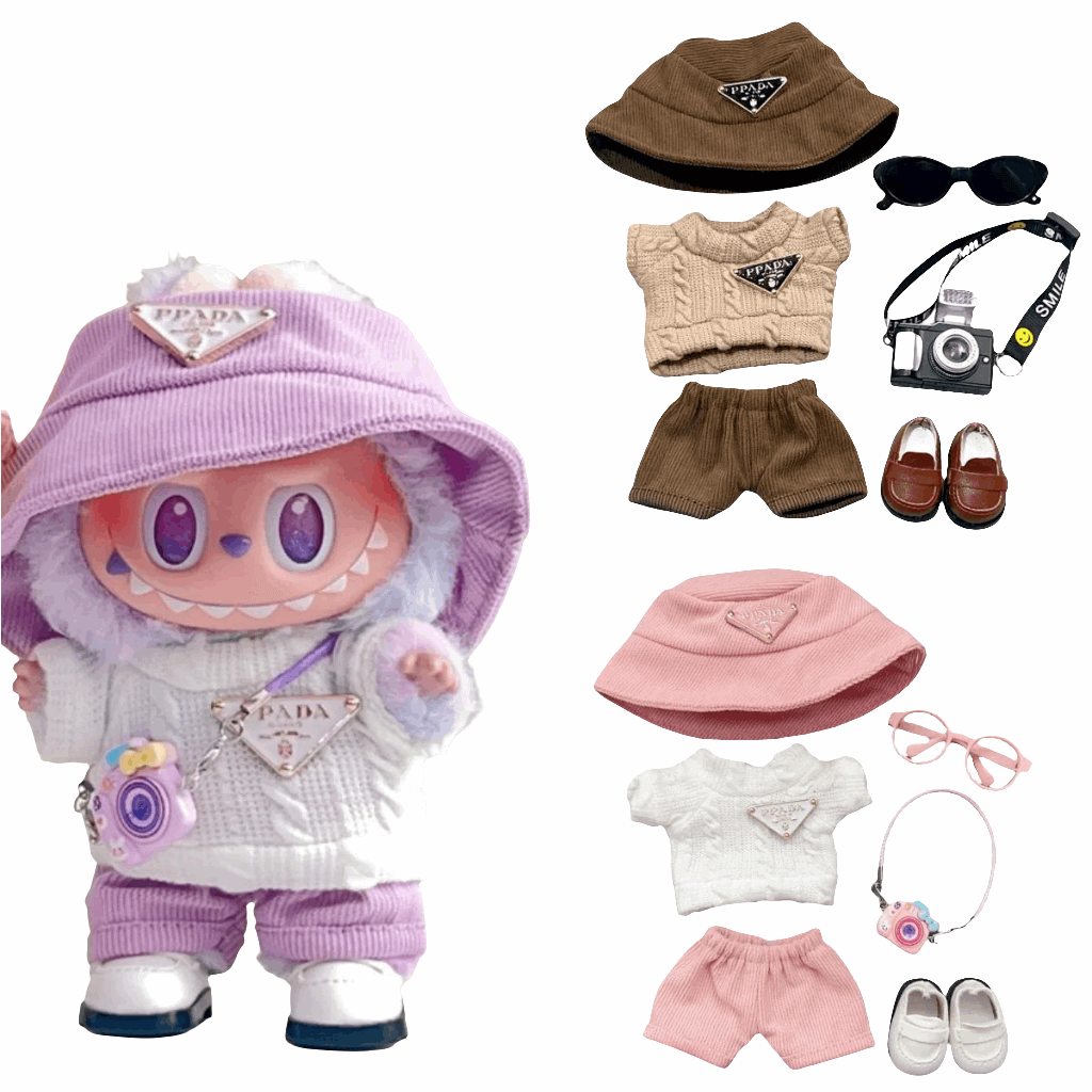 alt="Ensemble vĂȘtements Labubu â accessoire mode fantaisie avec chapeau, lunettes, pull, short, camĂ©ra et chaussures pour figurines Labubu, look tendance et confortable"