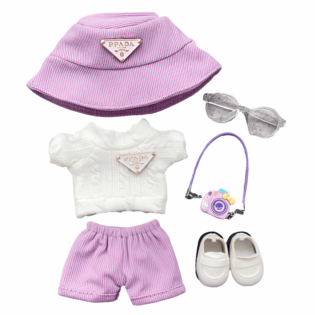 alt="Ensemble vĂȘtements Labubu â accessoire mode fantaisie avec chapeau, lunettes, pull, short, camĂ©ra et chaussures pour figurines Labubu, look tendance et confortable"