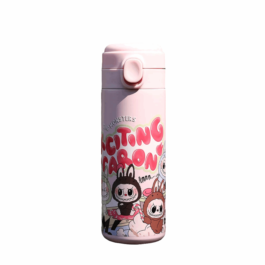 alt="Gourde thermos Labubu 420ml en acier inoxydable – bouteille isotherme colorée avec illustrations Labubu, protège boissons chaudes et froides, légère et pratique"