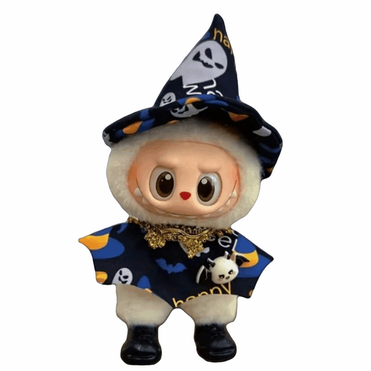 Labubu Tenues Halloween Sorcier Magique doll wearing a black robe, XXL bow, and Halloween-themed details.