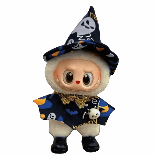 Labubu Tenues Halloween Sorcier Magique doll wearing a black robe, XXL bow, and Halloween-themed details.