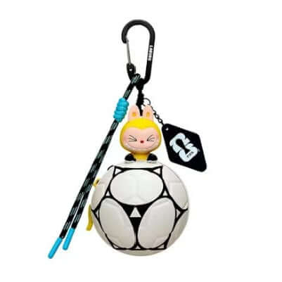 Mini sac Labubu en forme de ballon de football avec porte-clés, collaboration THE MONSTERS × FIFA SERIES de POP MART.