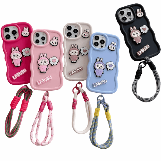 alt="Coque Labubu avec cordon assorti – protection silicone souple et résistante, design kawaii fun, compatible iPhone 17, facile à porter au poignet ou sac"