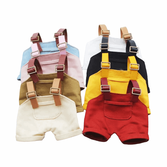 alt="Short à bretelles en coton doux pour figurines Labubu – plusieurs couleurs tendances, look mignon et confortable, accessoire kawaii"