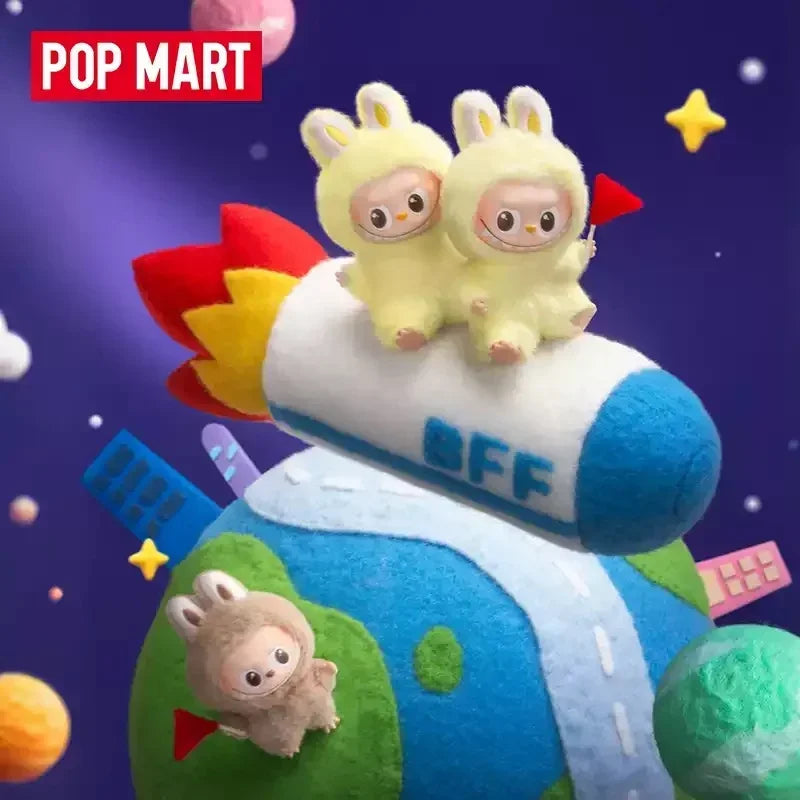 alt="Figurines Labubu Pin for Love Pop Mart – première édition, mini peluches colorées avec lettres alphabétiques, collection blind box exclusive"