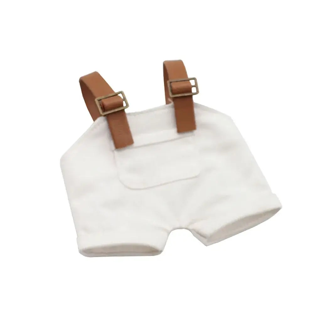 Tenue Labubu - Salopettes et Jupes Plissées à Bretelles en couleur blanche avec bretelles en cuir marron.
