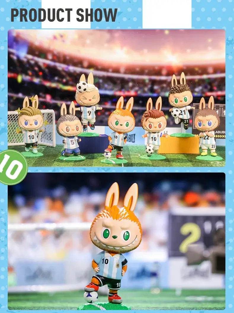 Les figurines Labubu « Asociación del Fútbol Argentino AFA » en action sur le terrain de football, avec des détails colorés.
