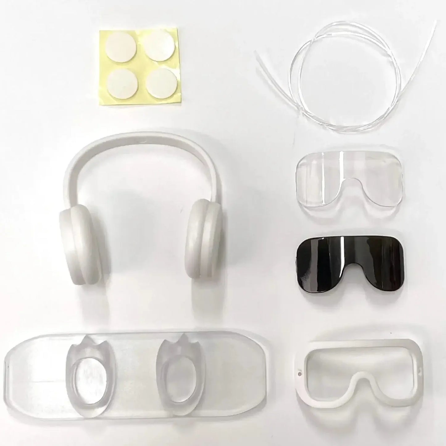 Équipement Snowboard pour Labubu comprenant écouteurs, masque et accessoires, parfait pour le snowboard.