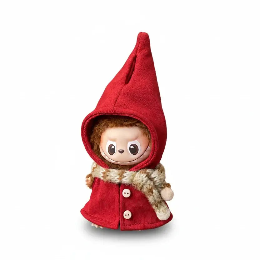 Tenue Labubu - Cape à Capuche & Écharpe 2pcs, poupée avec un capuchon rouge et une écharpe.