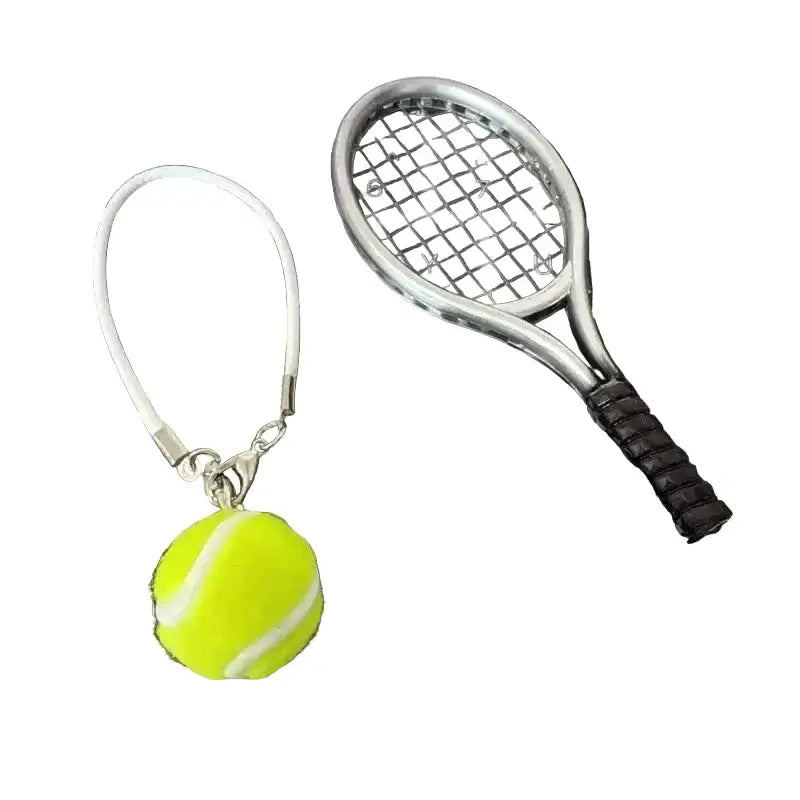 Mini raquette de tennis et balle de tennis en accessoire pour Tenue Labubu tennis.