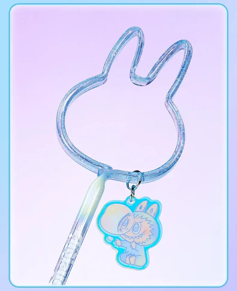 Stylo Labubu avec motif en forme de lapin et porte-clés à l'effigie d'un personnage mignon.