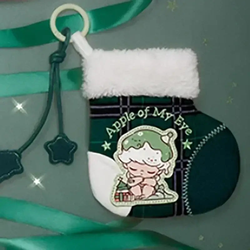 Chaussette décorative Labubu Apple Of My Eye avec un motif d'enfant endormi, parfaite pour les fêtes de fin d'année.