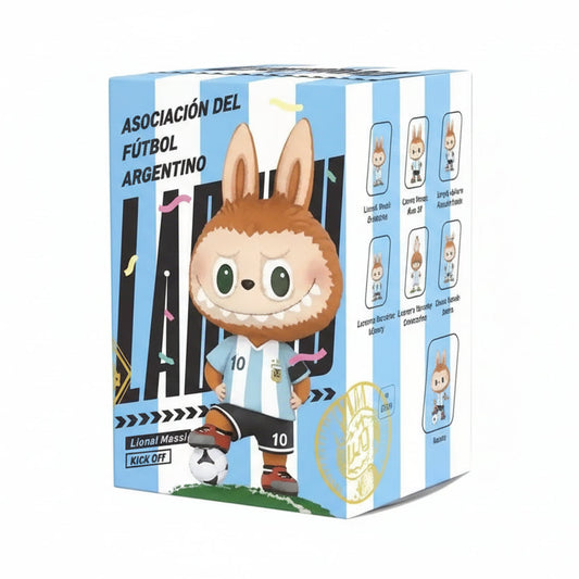 Labubu figurine de collection « Asociación del Fútbol Argentino AFA » avec Lional Messi en tenue de foot.