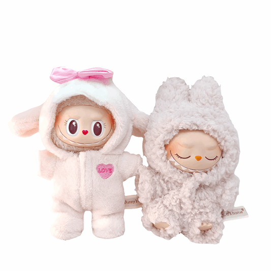 Pyjama douillet pour Labubu, figurines en pyjama kawaii, douceur et charme dans Bunny's Home.